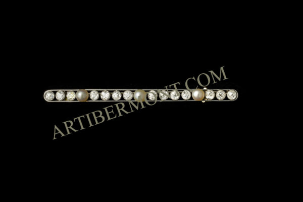 Platinum barrette brooch set with 14 diamonds weighing 2.80 carats