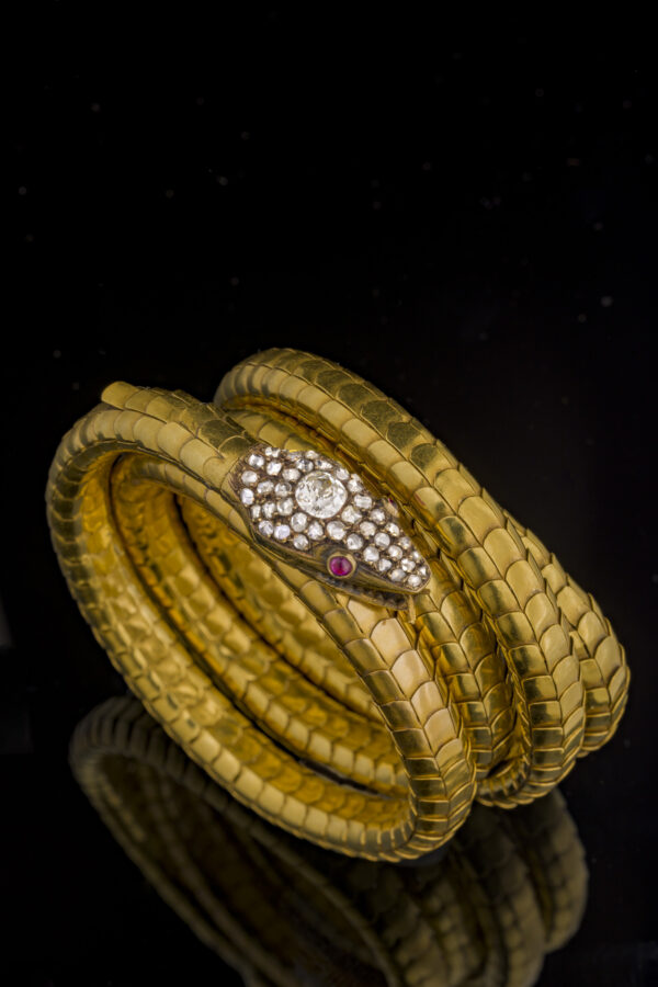 Bracelet serpent en or, diamants et rubis