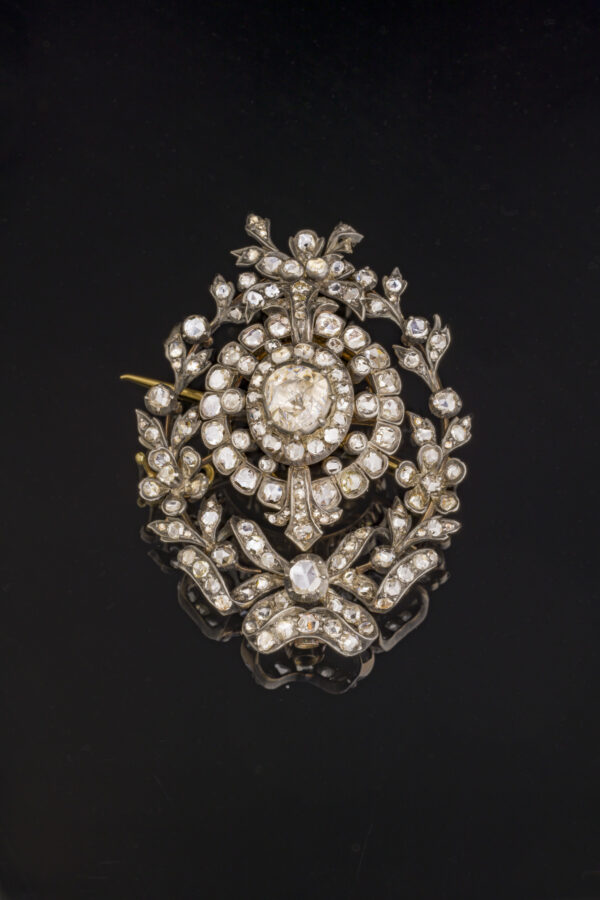 Gold and Silver brooch set with diamonds – Tibermont
