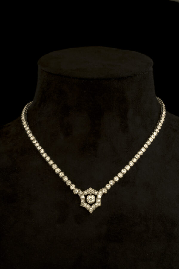 Platinum necklace with Diamonds
